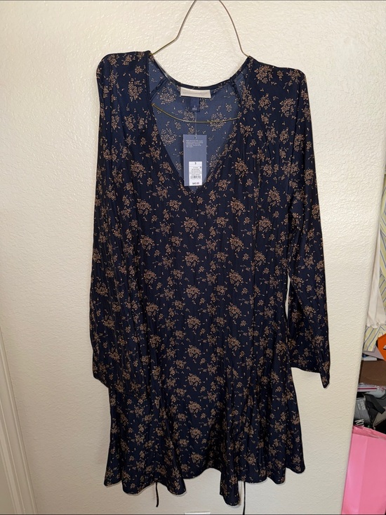 Universal Thread Dresses & Skirts - Universal Thread Navy Long-Sleeve V-Neck Floral Dress with Tan Print
